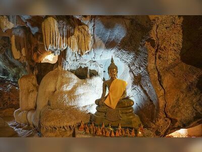 Wat Khao Tham Ma Rong, Prachuap Khiri Khan, Thailand