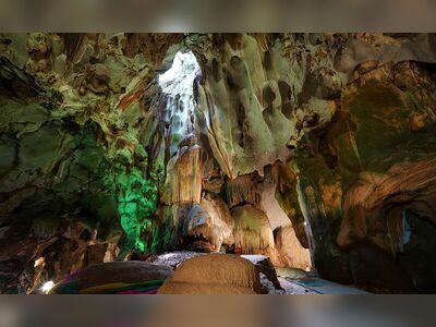 Wat Khao Tham Ma Rong, Prachuap Khiri Khan, Thailand