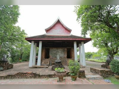 Wat Phra That Doi Khao Kaeo, Tak, Thailand