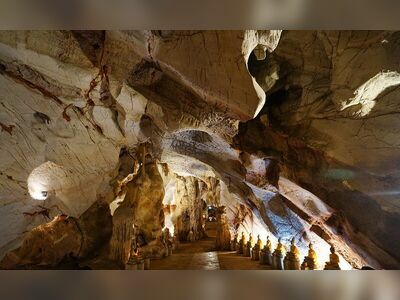 Wat Khao Tham Ma Rong, Prachuap Khiri Khan, Thailand