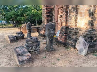 Wat Phra That Dum, Sakon Nakhon, Thailand