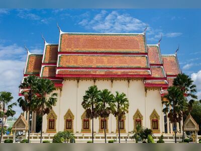 Wat Klang Phra Aram Luang, Buriram, Thailand