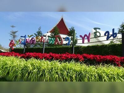 Play La Ploen, Buriram, Thailand