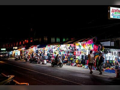 Lonely Beach Night Market, Koh Chang, Thailand
