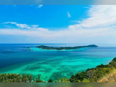 Chado Cliff Viewpoint, Koh Lipe, Thailand