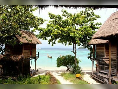 Castaway Resort Beach Bar, Koh Lipe, Thailand