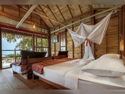Castaway Resort Beach Bar, Koh Lipe, Thailand