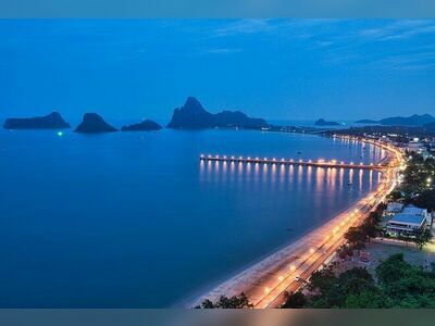Prachuap Bay, Prachuap Khiri Khan, Thailand
