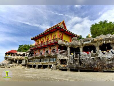 Wat Tham Khao Tao, Prachuap Khiri Khan, Thailand