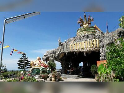 Wat Tham Khao Tao, Prachuap Khiri Khan, Thailand