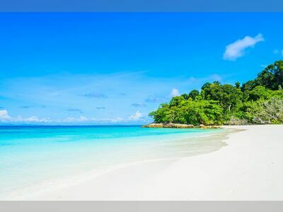Hat Sai Ri Beach, Chumphon, Thailand