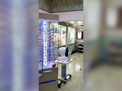 Ophthalmology Clinic Dr. Veerasak Lorungreung