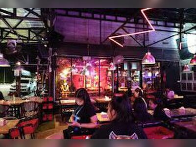 Chom Bar & Bistro