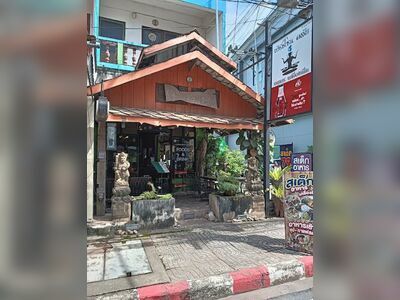 Earthzone Restaurant / Thai Vegetarian & Vegan