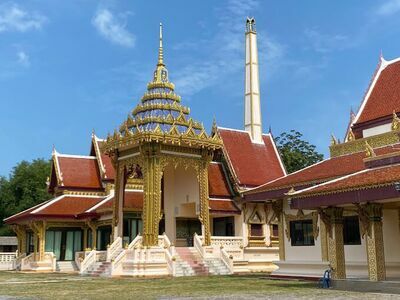 Wat Plai Laem