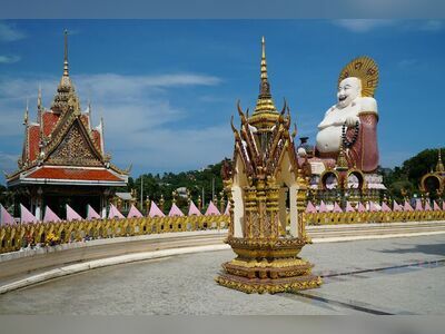 Wat Plai Laem