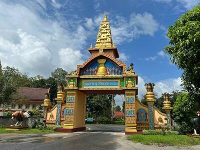 Wat Mahathat Vajiramongkol (Wat Bang Thong)
