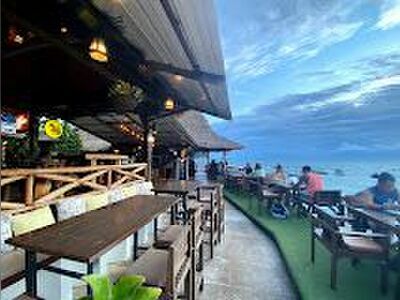 Seaside Bar & Restaurant