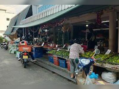 Nam Phu Floating Market
