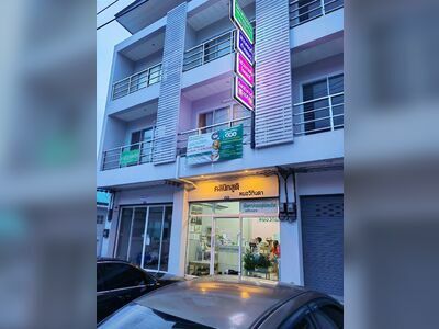 Samui women and mom clinic คลินิกสูติหมอวิกันดา &​ BABY shop