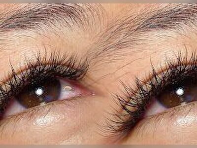 RAINBOW NAILS - EYELASH MASSAGE & SPA in Lanta
