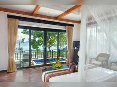 Phi Phi Longbeach Resort & Villa
