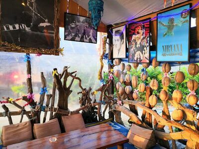 Fin's Stoned Bar