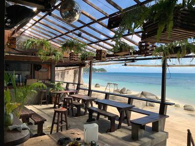 Fishbowl Beach Bar