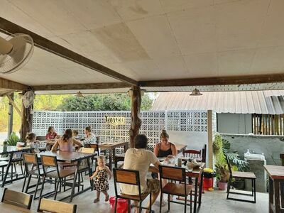 Yawee Restaurant