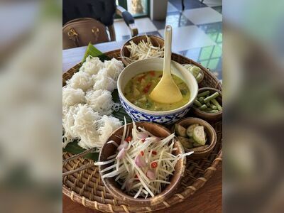 Lek's Mother''s Restaurant