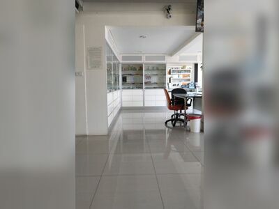 Dr. Nattawat Eye Clinic