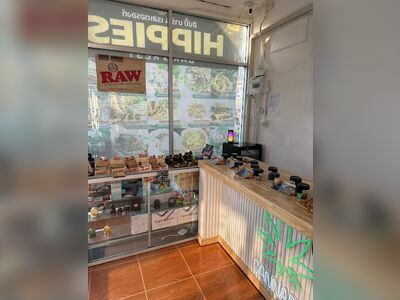 Hippies Land Phi Phi x DANQ Cannabis Dispensary