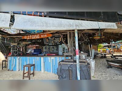 Stones Bar