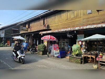 Old Town Lanta Street Market