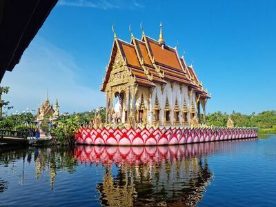 Wat Plai Laem