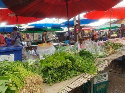 Moo Si Market