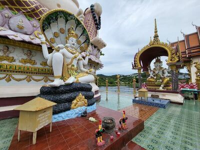 Wat Plai Laem