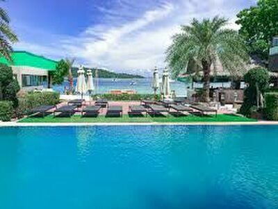 Phi Phi Nice Beach Hotel Hip
