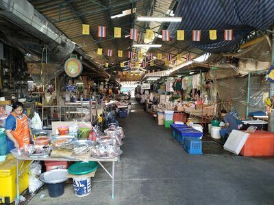 Nam Phu Floating Market