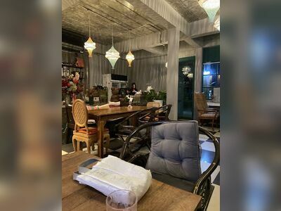 Lek's Mother''s Restaurant