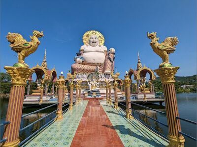 Wat Plai Laem