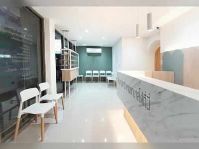 Eye Clinic | Cataracts • Joints • Bones Dr. Pingphan • Dr. Ronayachonok