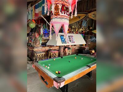 Fin's Stoned Bar