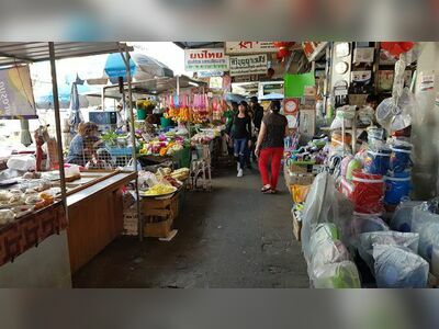 Chao Phrom Market