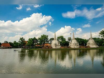 Chaloem Phrakiat Thung Hantra Public Park