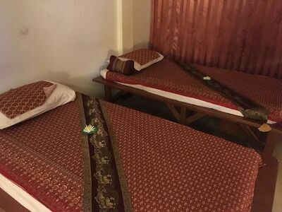 Body Kneads Thai Massage