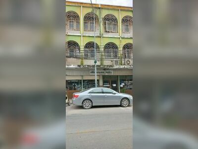 Dr. Chaiyarat Ophthalmology Clinic