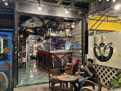 Planet Earth Bar & Restaurant