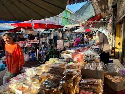 Chao Phrom Market