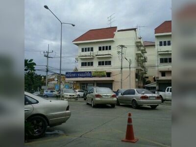 Dr. Apichai Eye Clinic